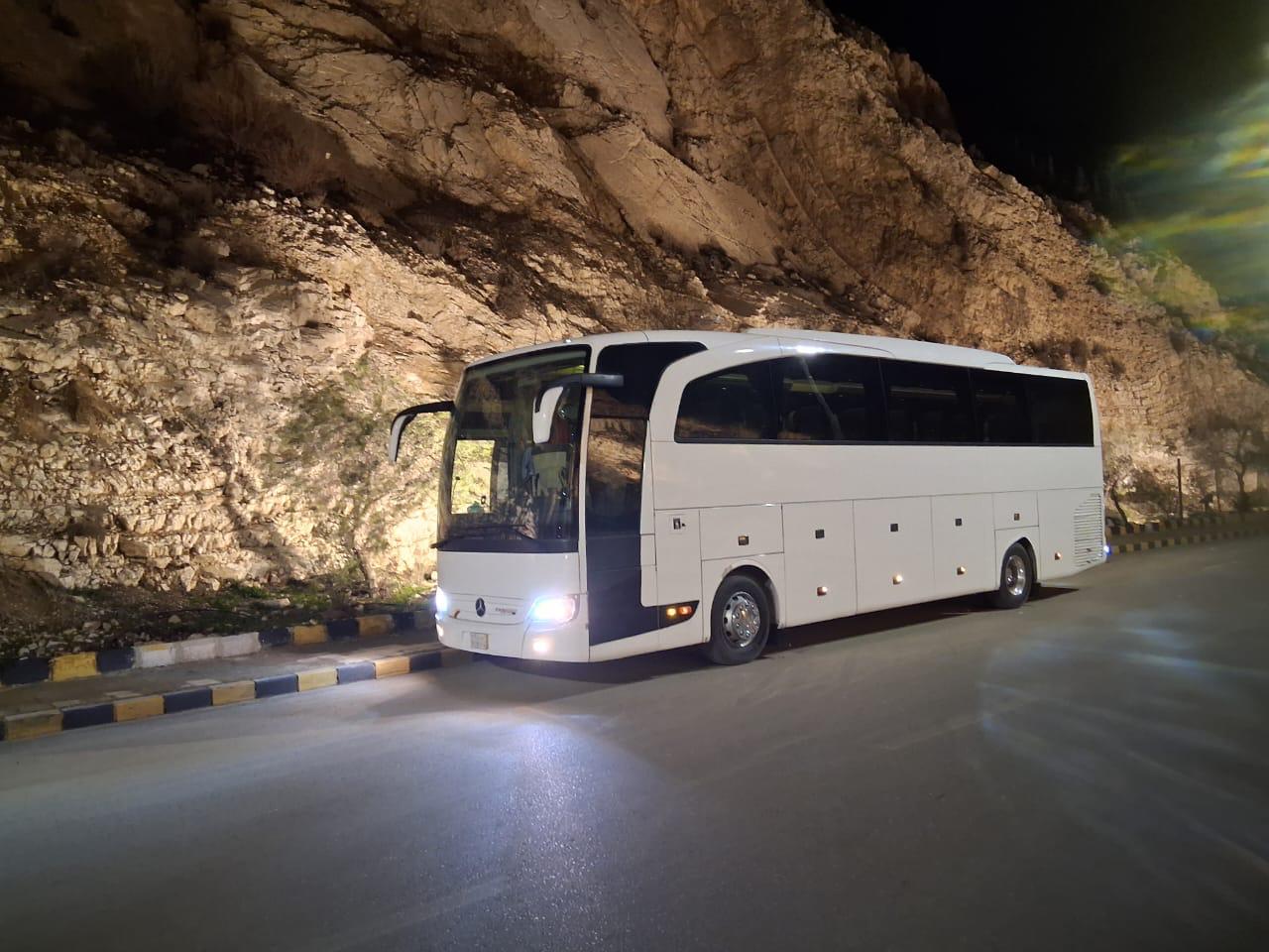 باص مرسيدس بنز ملكي 26 كنب فاخر