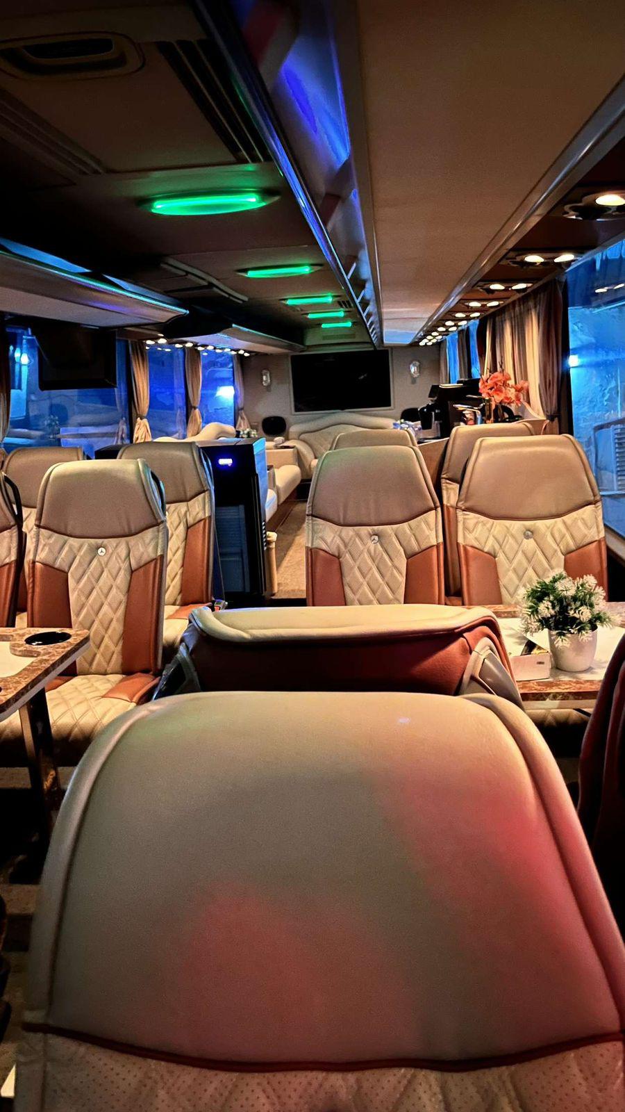 Royal VIP Bus - 26 Seats