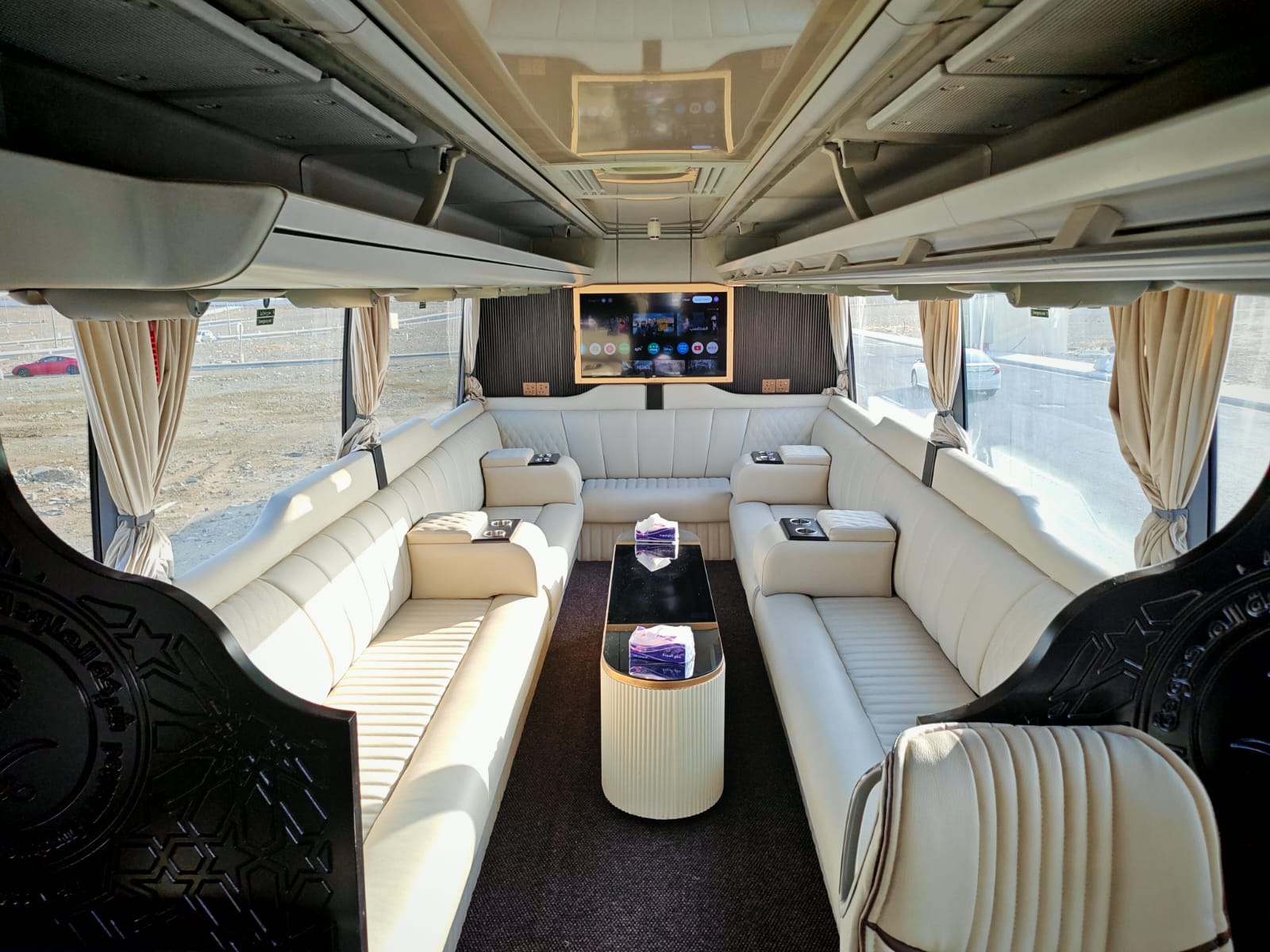 VIP Bus with Tables - 30 Seats