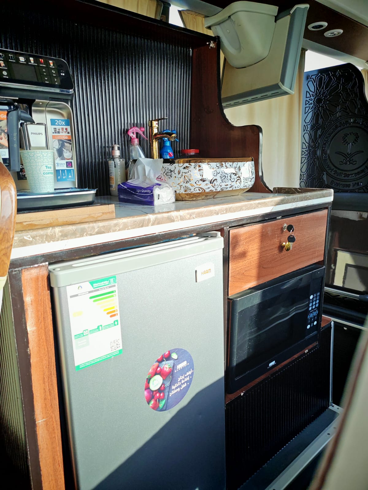 VIP Bus with Tables - 30 Seats