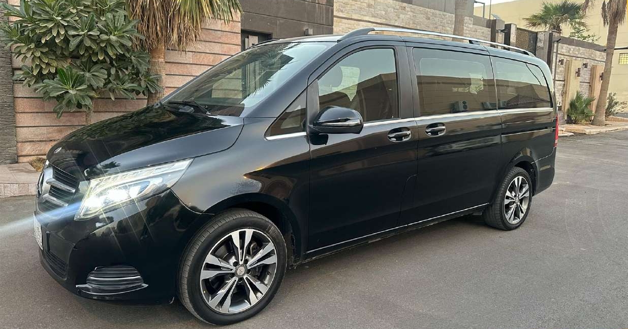 Mercedes Van - 6 Seats