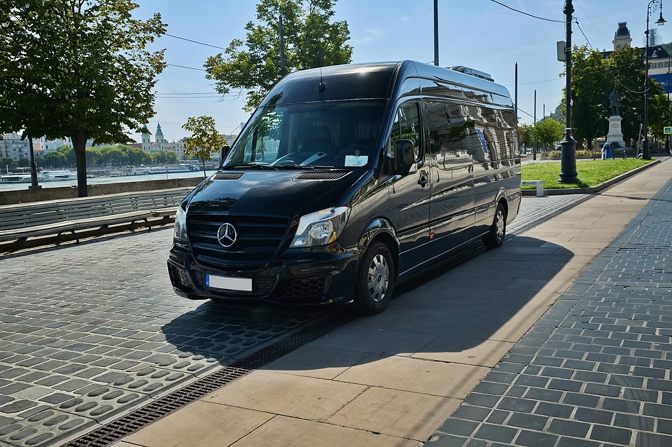 Mercedes Van - 7 Seats