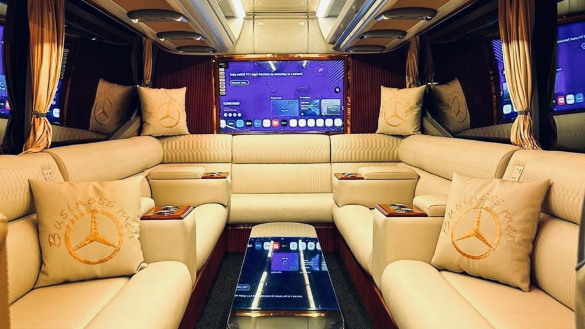 Royal VIP Bus - 30 Seats
